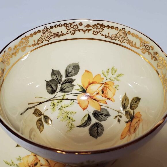 Royal Sutherland Teacup and Saucer Yellow Roses Vintage - Picture 3 of 10